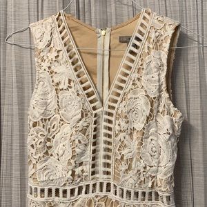 BRAND NEW** Midi lace dress